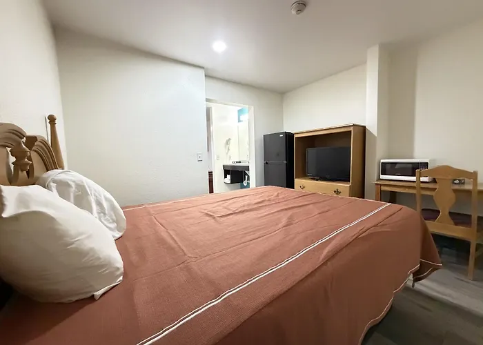 Economy & Hotel Rantoul